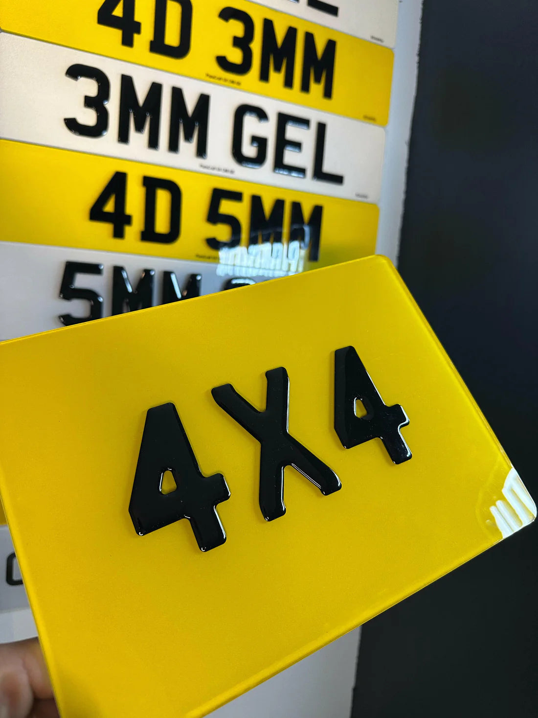 Gel plates with square rear